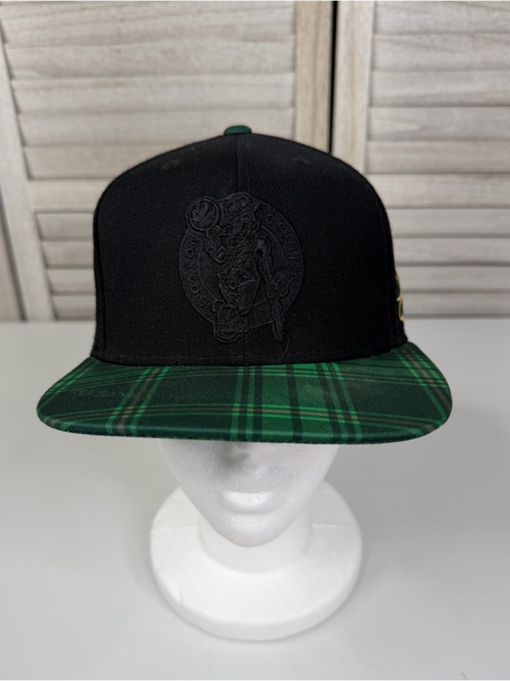 ADIDAS Boston Celtics NBA Snap Back Cap Black/Green Plaid Embroidered-OS